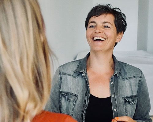 Silvia Pfändner: Sängerin, Schauspielerin und Stimm- und Klangkünstlerin